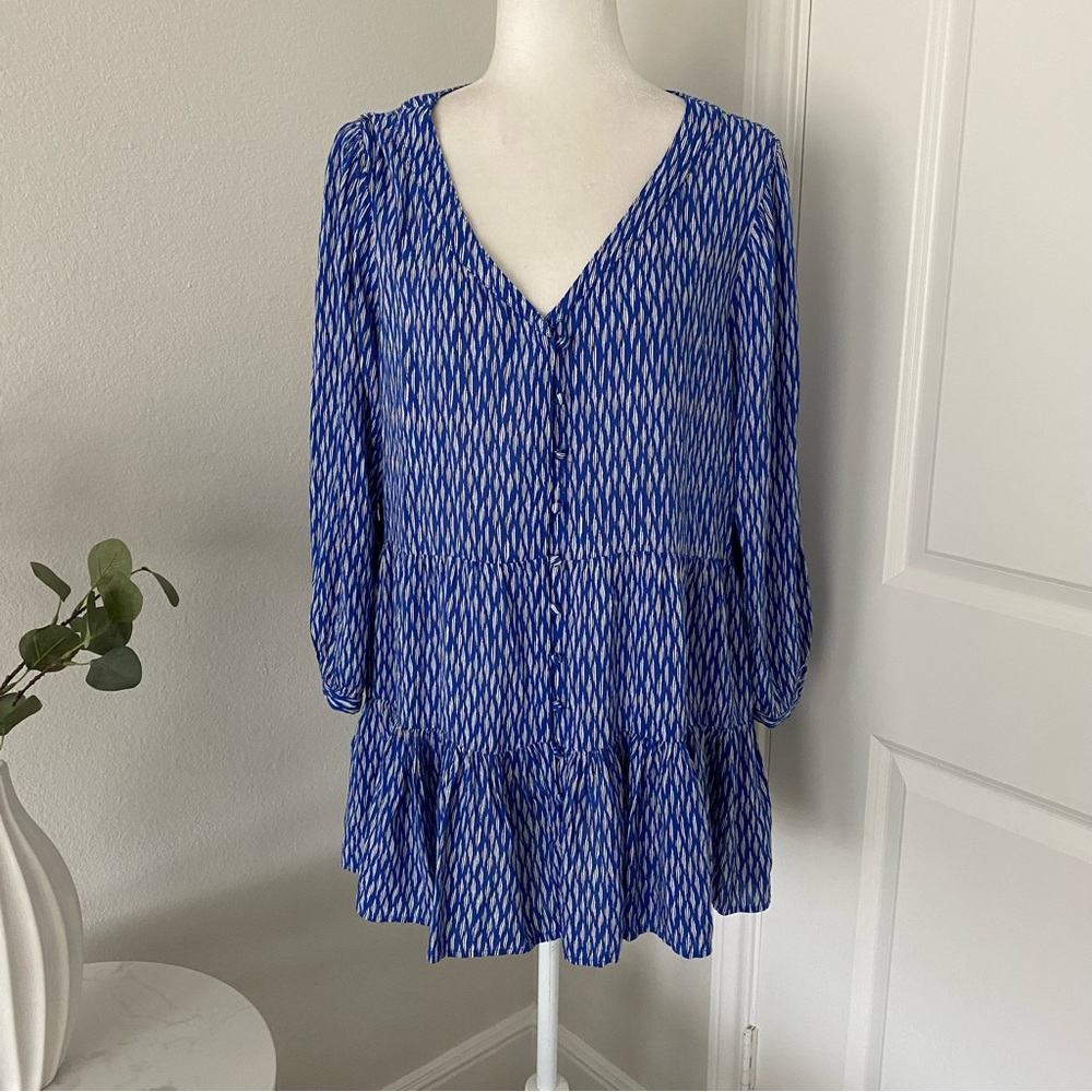 Maeve blue white tiered flowy top XL